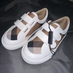 #1 Burberry Unisex Kid's Nova Check Slip On Canvas Sneakers  size 26 EU
